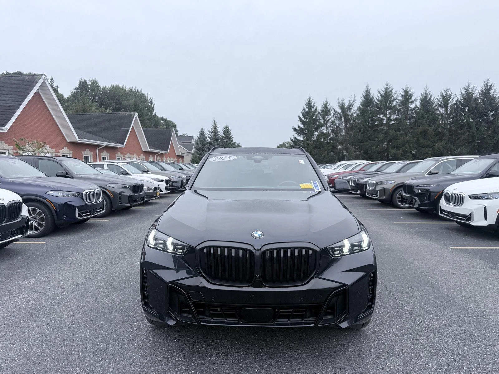 Used 2025 Carbon Black Metallic BMW xDrive40i image 2