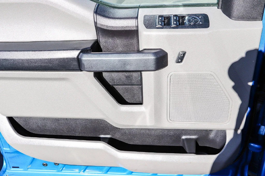 Used 2020 Blue Ford XL image 29