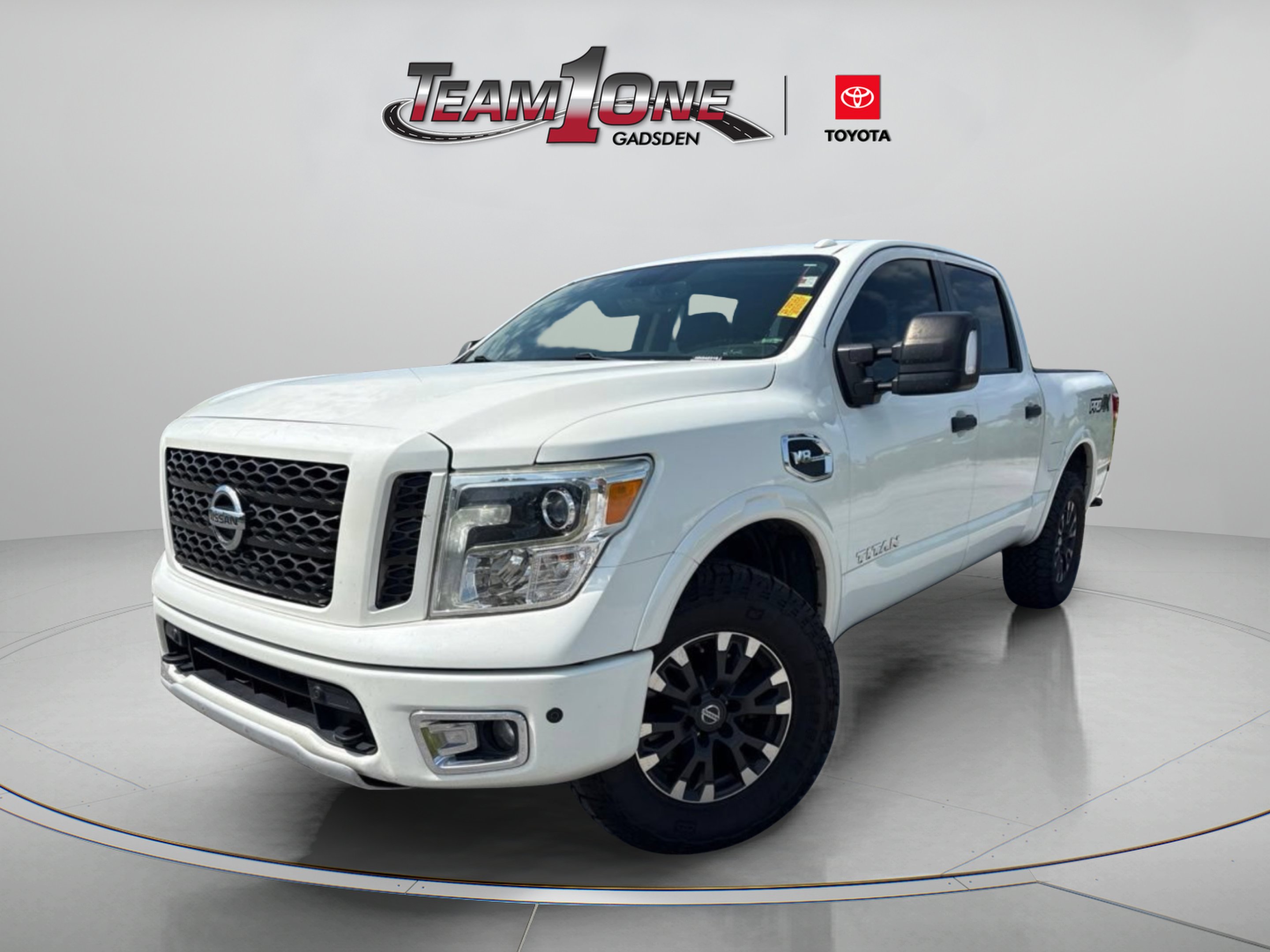 Used 2017 Pearl White Nissan PRO-4X image 5