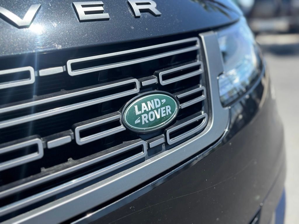 Used 2023 Santorini Black Metallic Land Rover SE image 15