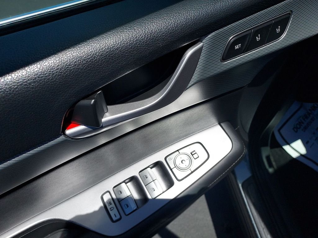 Used 2023 Gray Hyundai SEL image 19