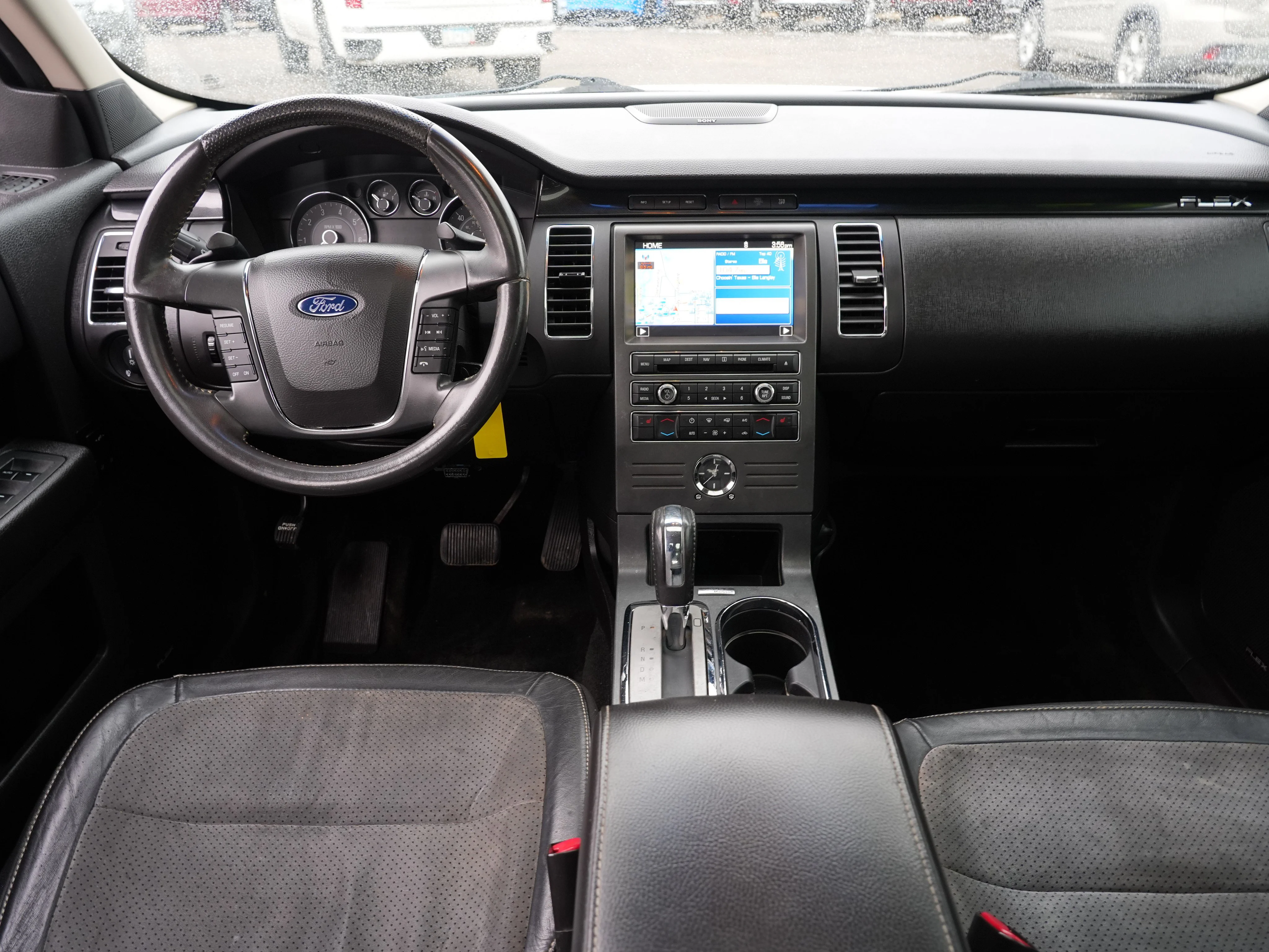 2011 Ford Flex Titanium - Photo 24