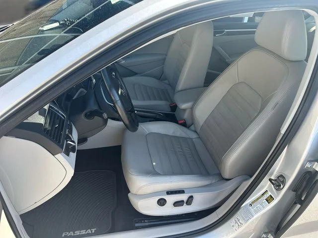 Used 2017 Silver Volkswagen SEL Premium image 12