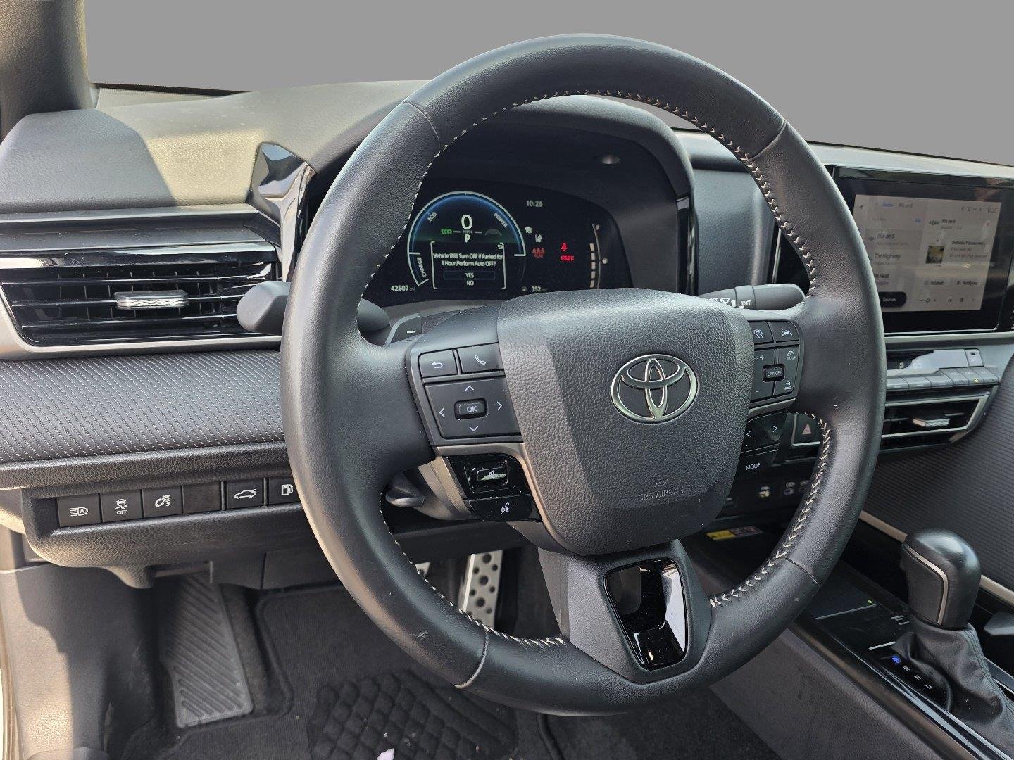 Used 2025 Ice Cap Toyota SE image 10