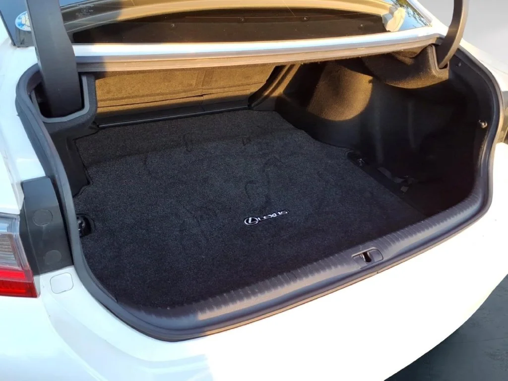 Used 2017 White Lexus 300 image 10