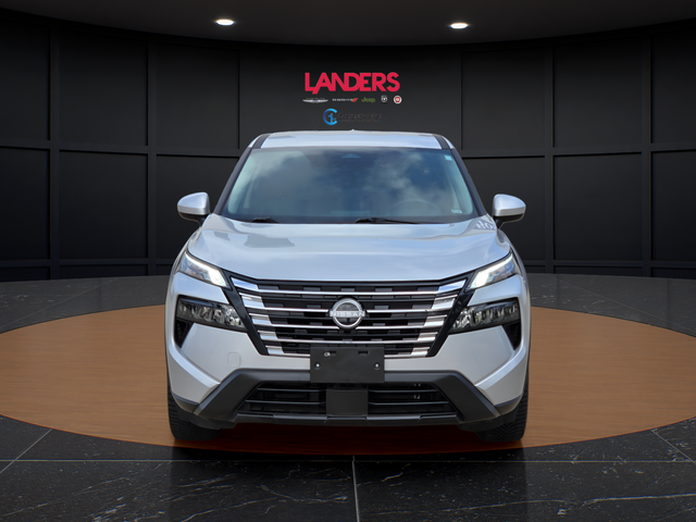 Used 2025 Silver Nissan SV image 6