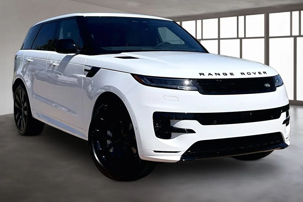 New 2026 White Land Rover Dynamic SE image 2