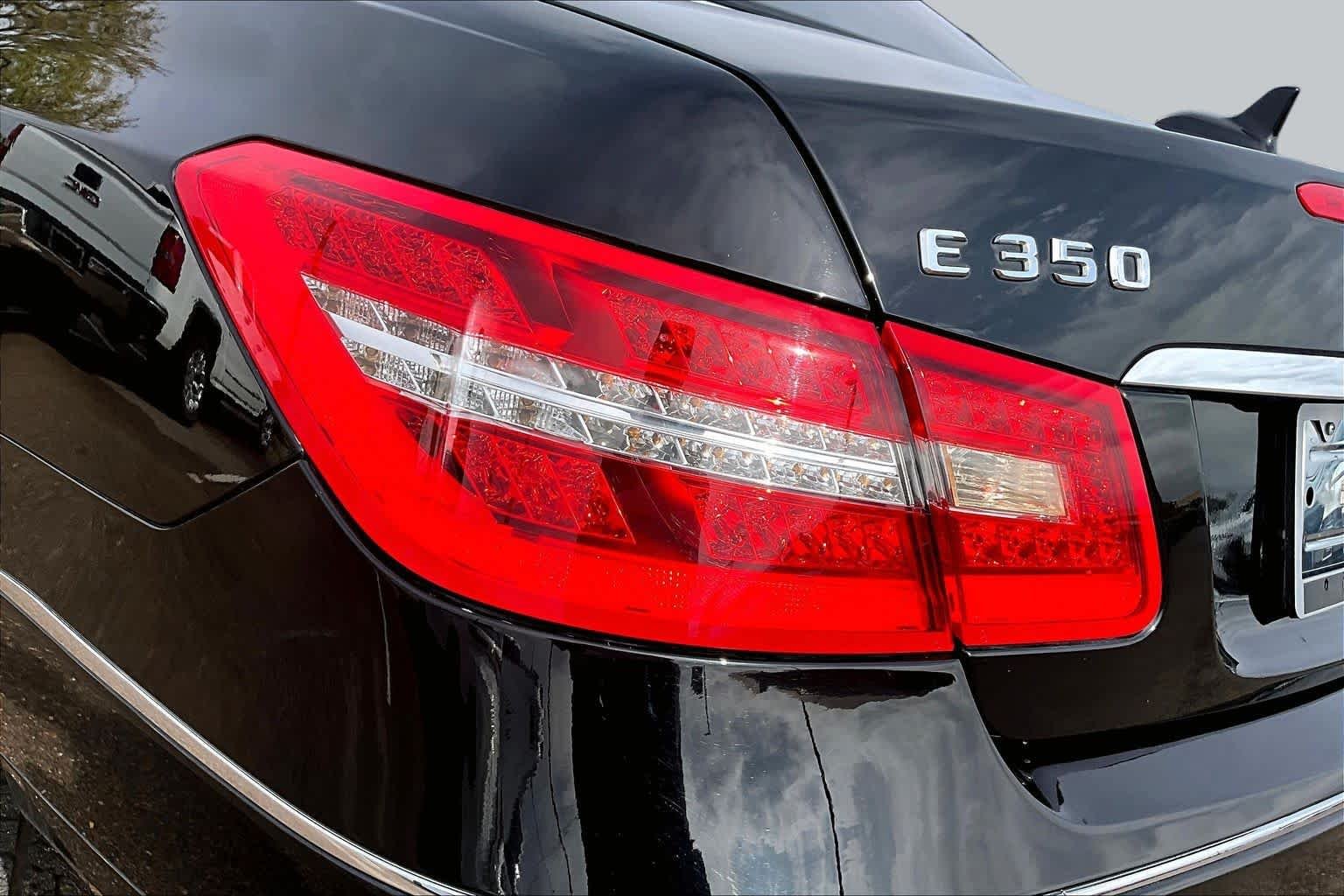 Used 2012  Mercedes-Benz E 350 image 27
