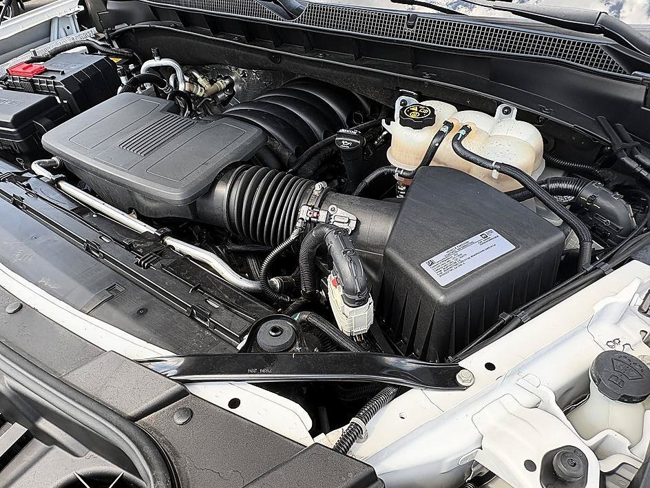 Used 2021 Summit White Chevrolet Z71 image 29