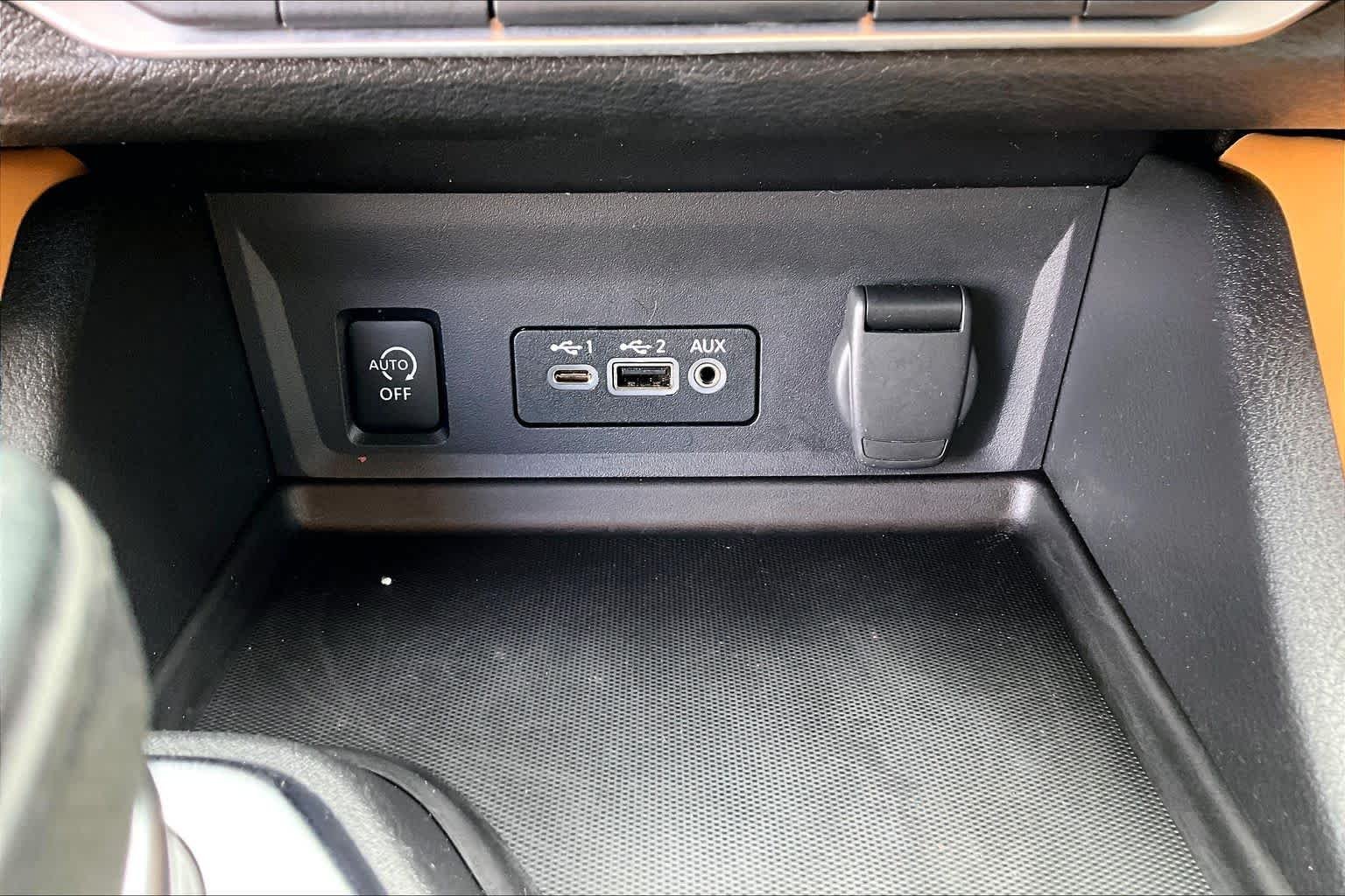 Used 2024 Rosewood Metallic Nissan SV image 32