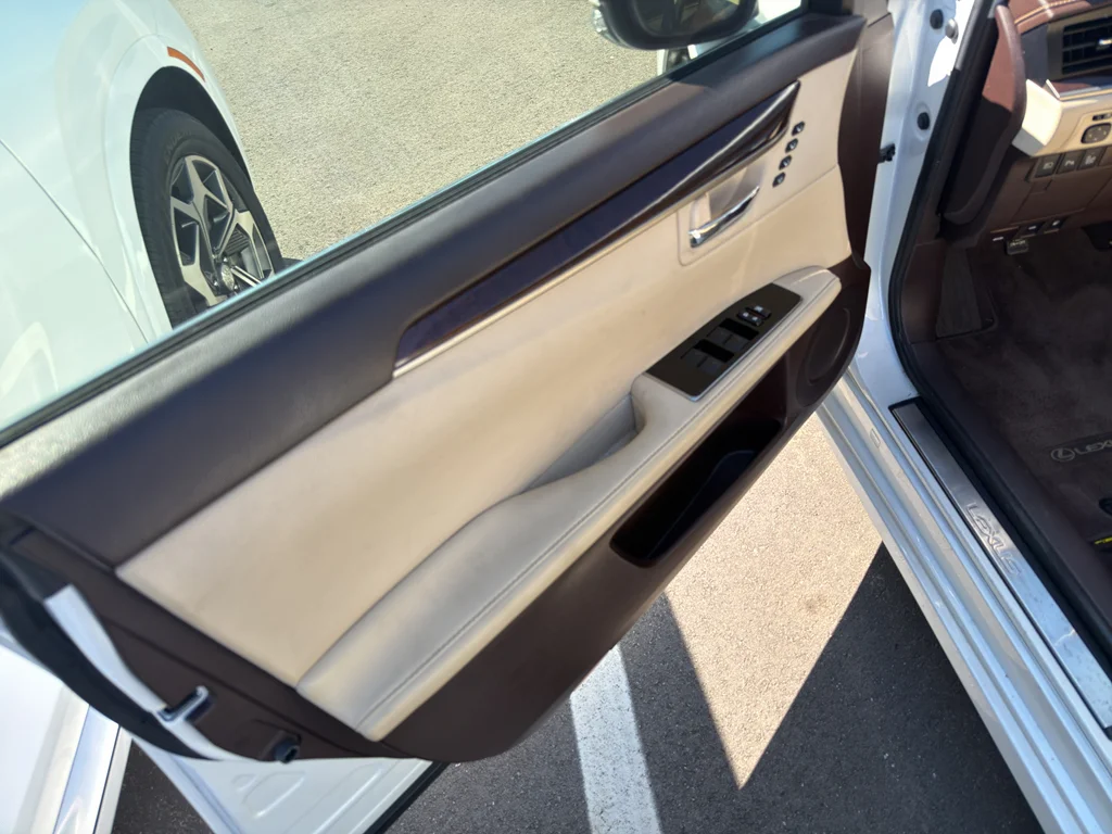 Used 2016 Eminent White Pearl Lexus Base image 7