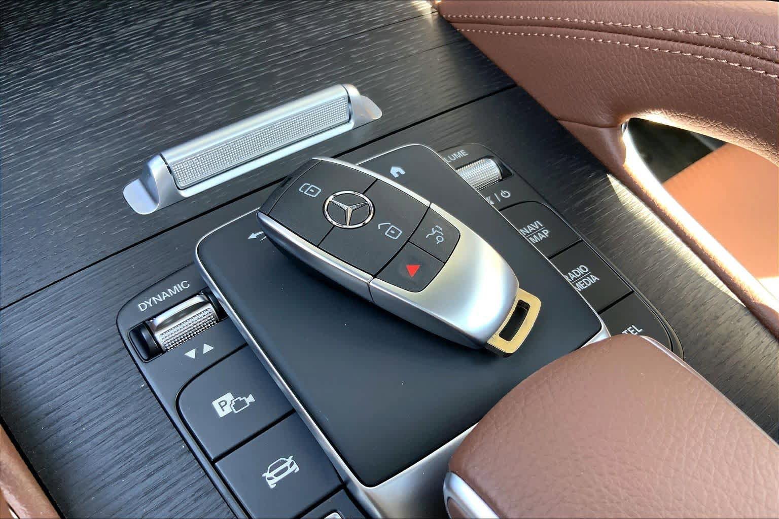 New 2026 Selenite Grey Metallic Mercedes-Benz GLE 450 image 21