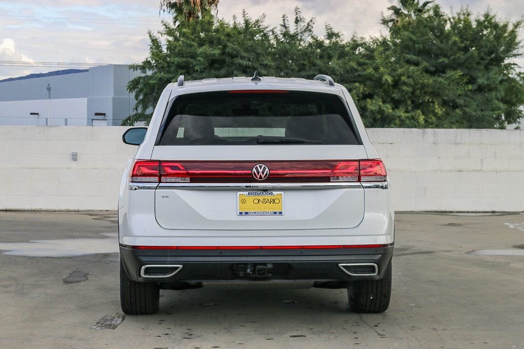 New 2026 White Volkswagen 2.0T SE w/Technology image 7