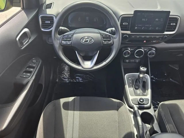Used 2024 Green Hyundai SEL image 14