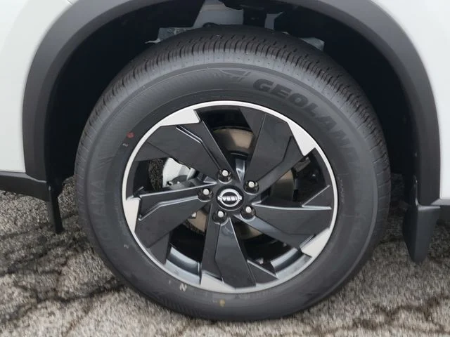 2026 Nissan Rogue SV - Photo 13