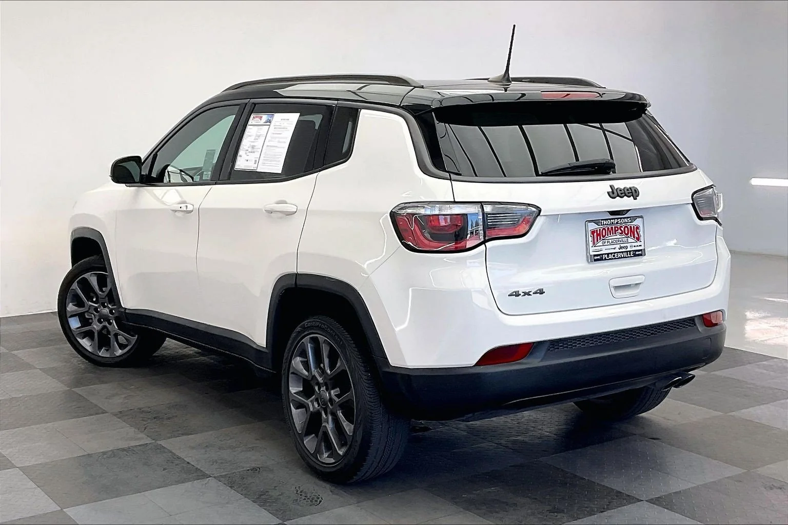 Used 2020 White Clearcoat Jeep High Altitude image 10