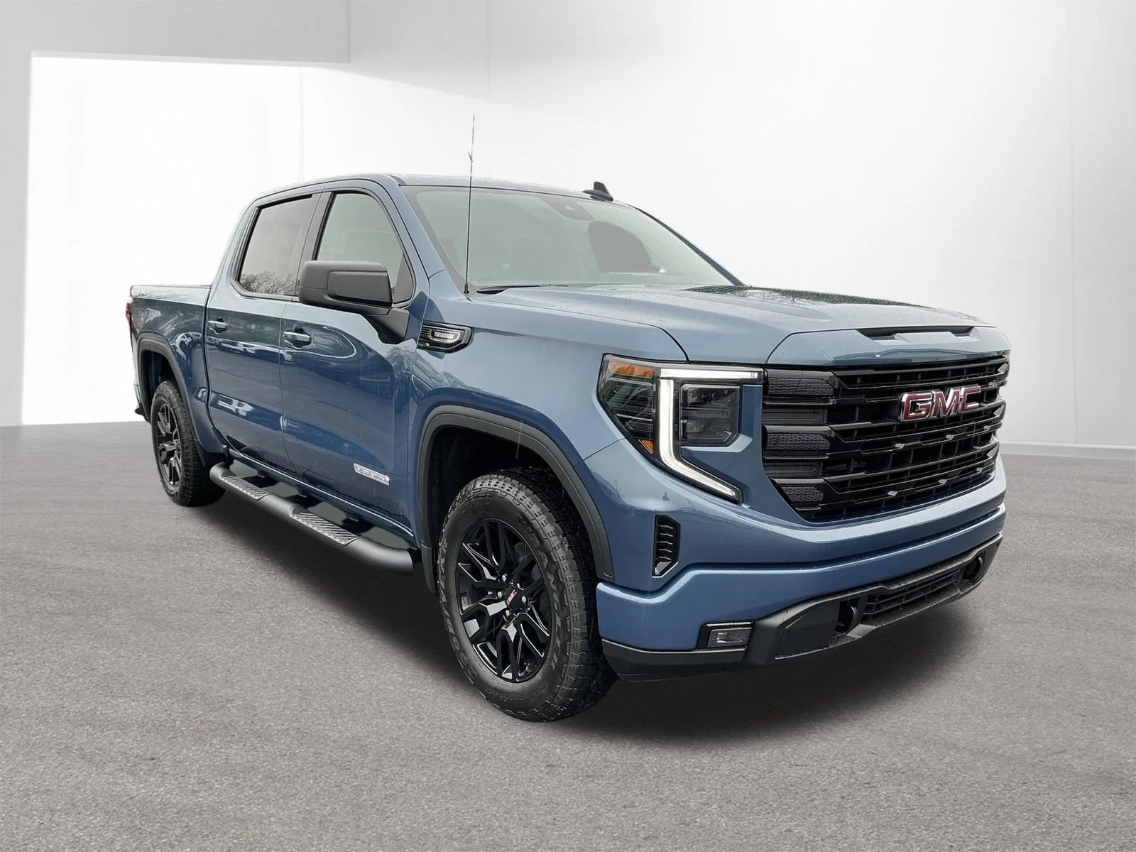 2026 GMC Sierra 4WD Crew Cab Short Box Elevation's photo