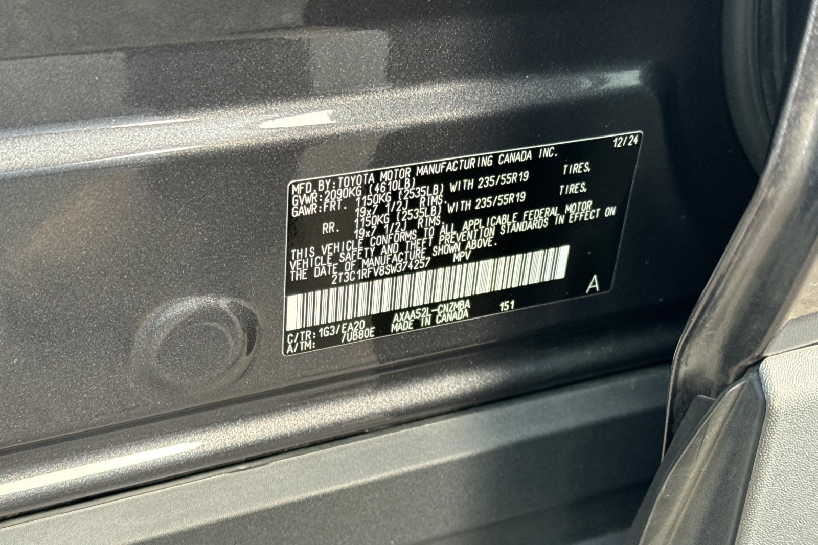 Used 2025 Gray Toyota XLE Premium image 34