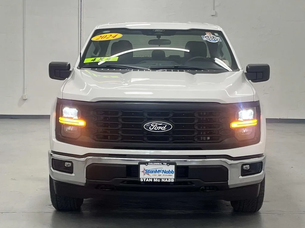 Used 2024 Oxford White Ford XL SUPER CREW 4WD 2.7L V6 1 OWNER image 3
