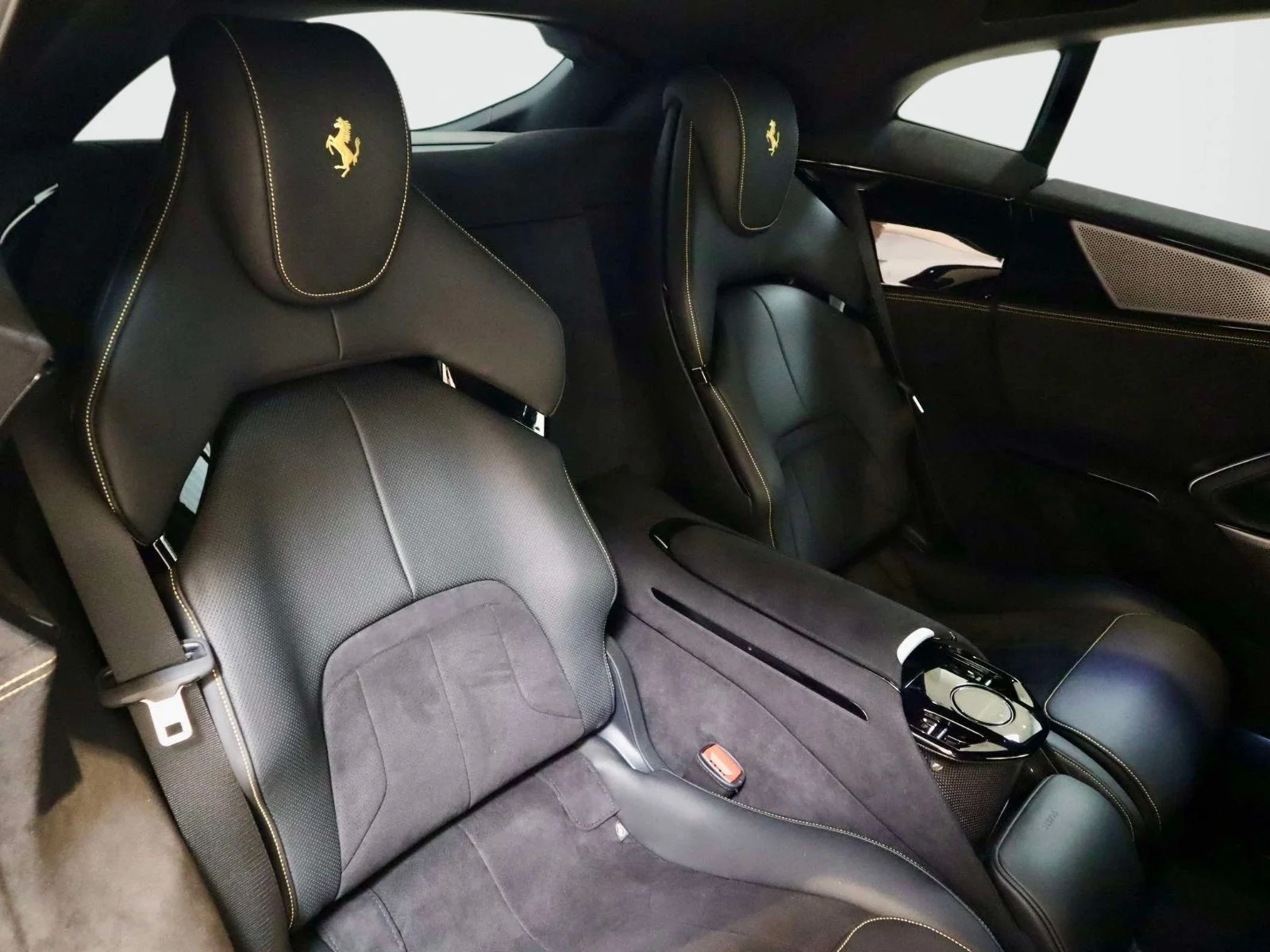 Certified Used 2024 Grigio Titanio Metall Ferrari  image 15