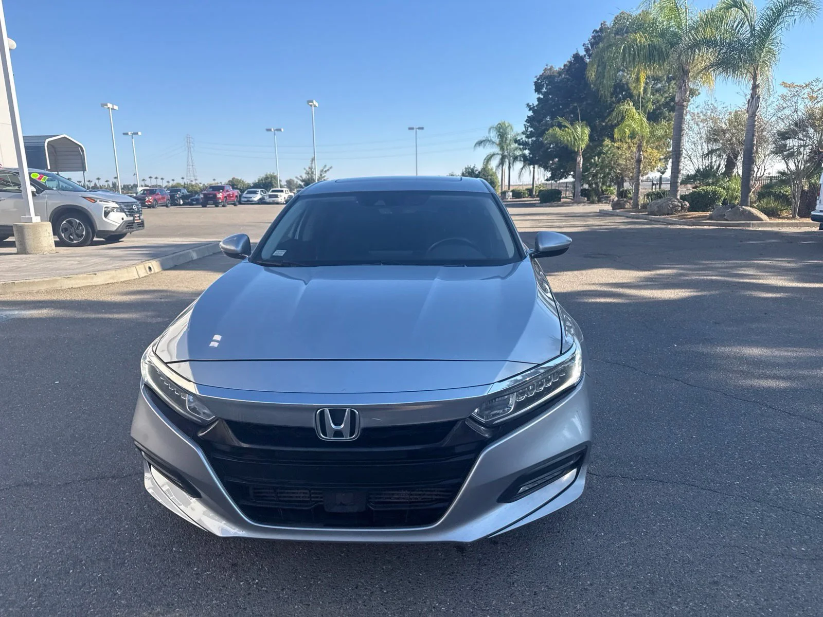 Used 2018 Silver Honda EX-L 1.5T image 8