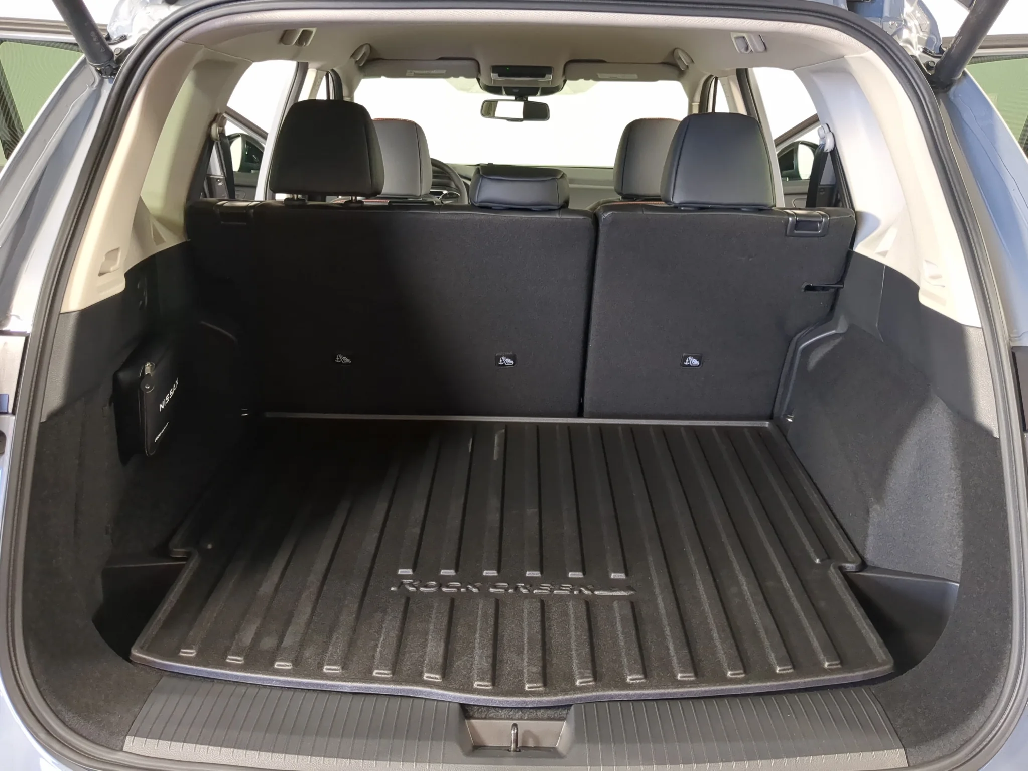 New 2027 Boulder Gray Pearl Nissan Rock Creek image 17