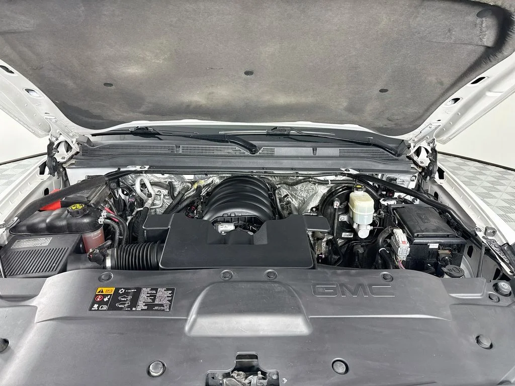 Used 2016 White Frost GMC Denali image 33