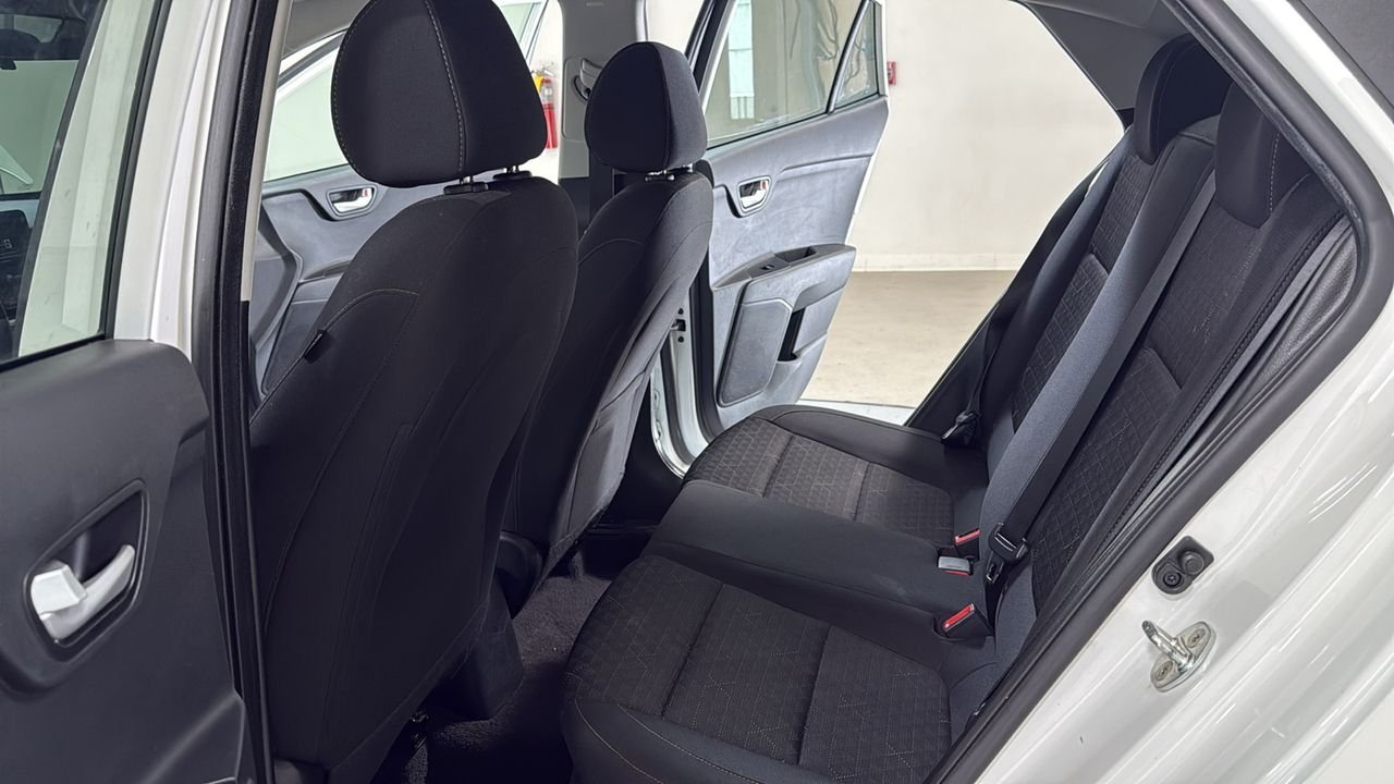 Used 2022 White Kia LX image 15