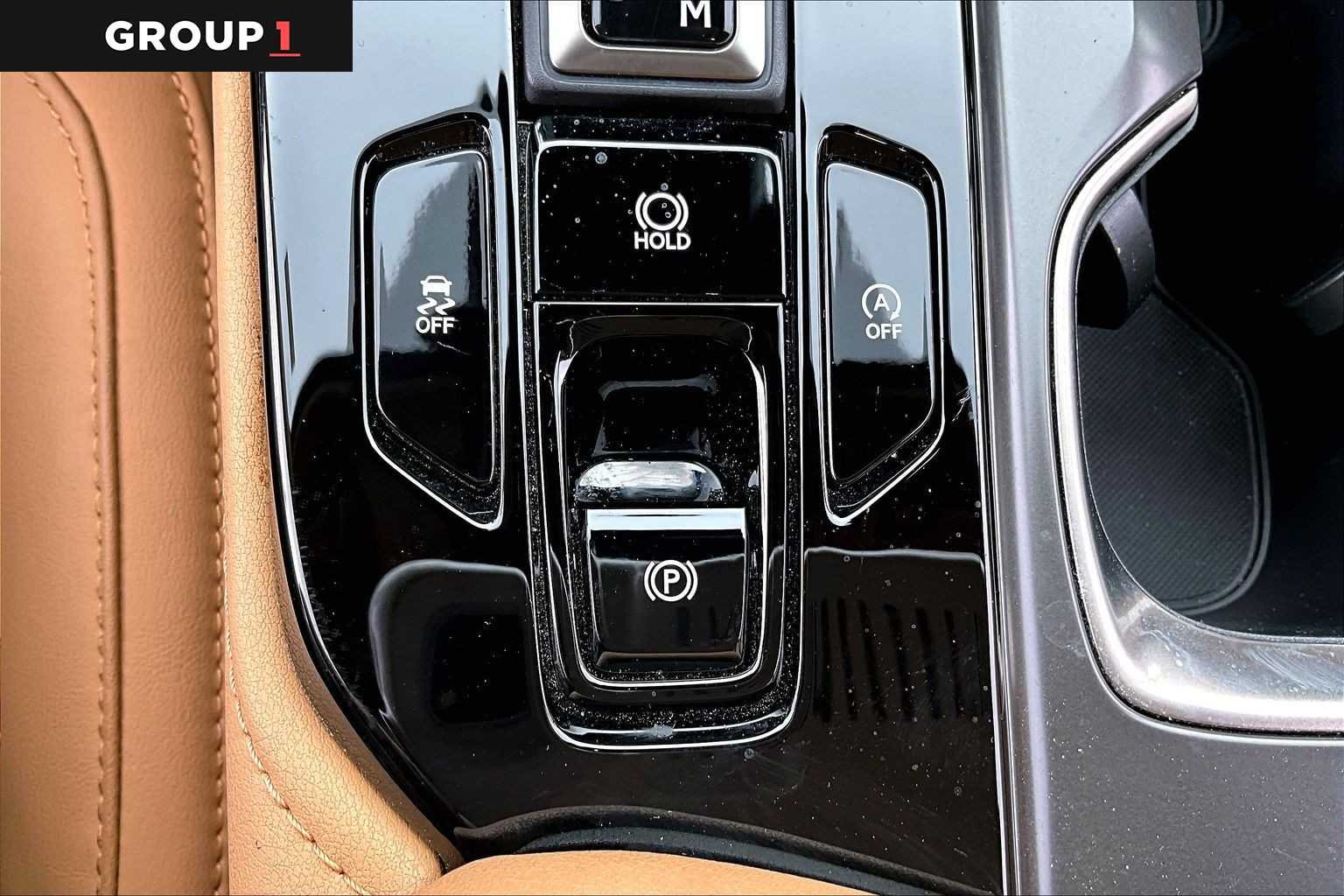 Used 2025 Atomic Silver Lexus Premium image 32