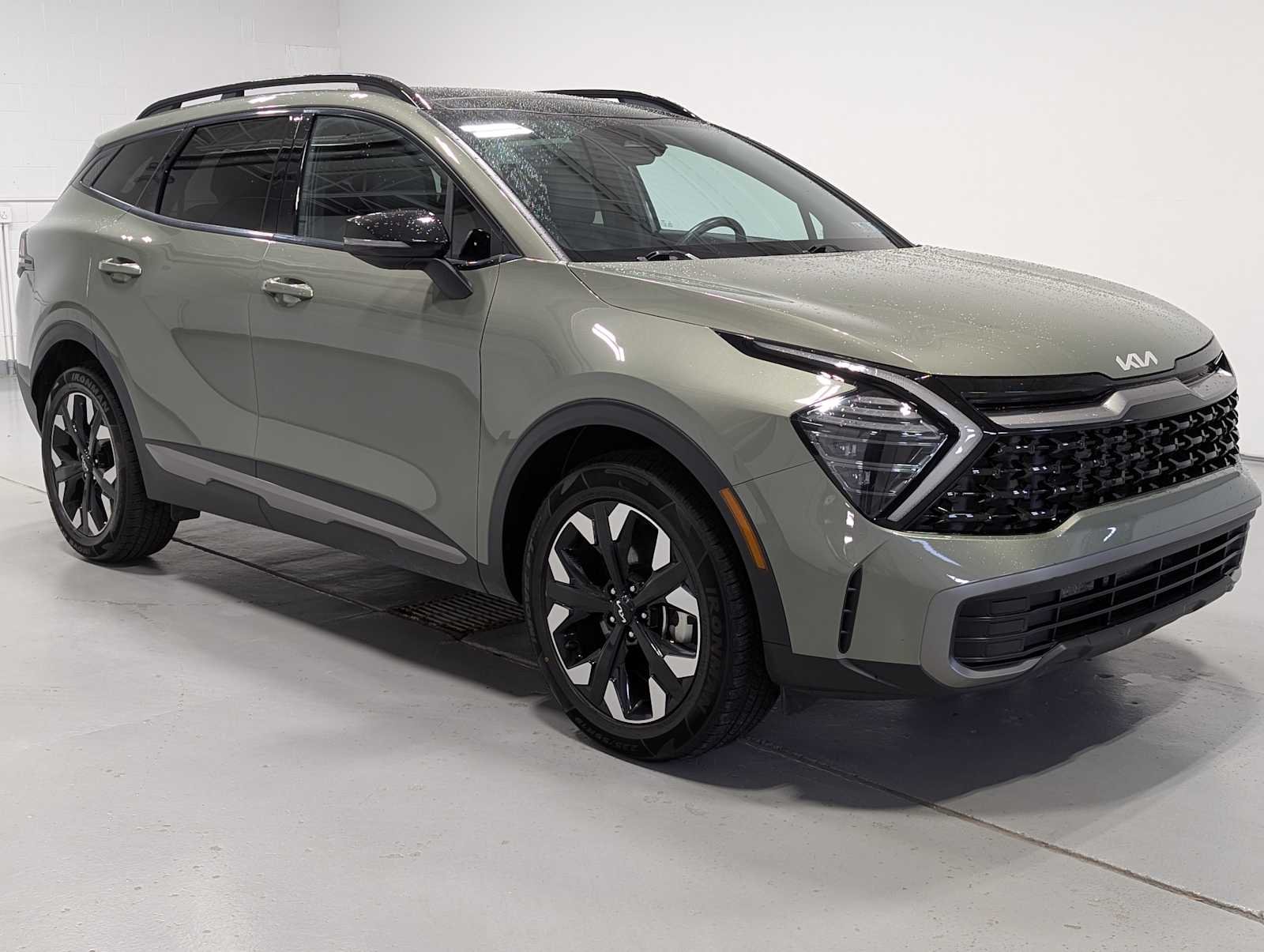 Used 2024 Jungle Green Kia X-Line image 6