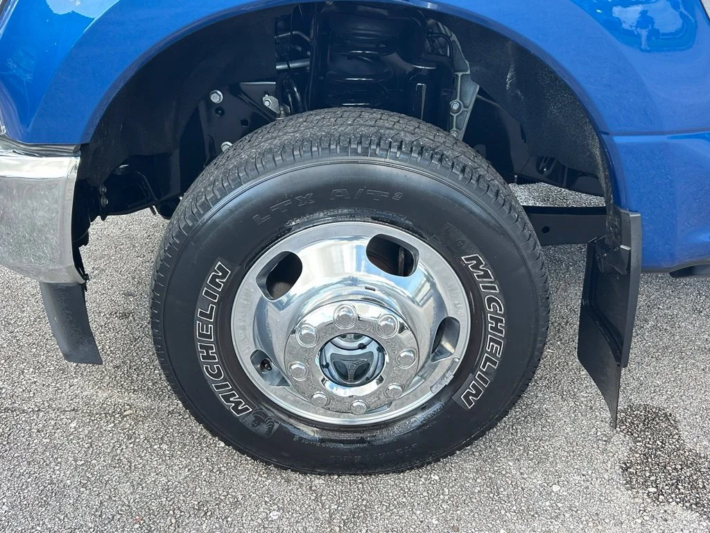 Used 2022 Blue Metallic Ford King Ranch image 23