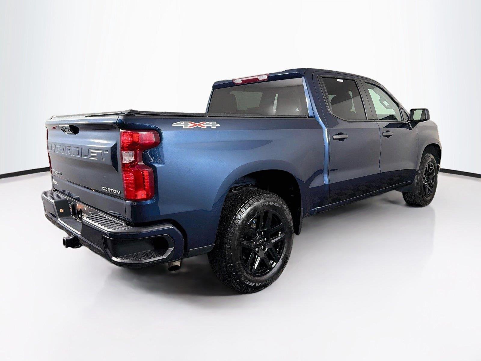 Used 2022 NORTHSKY BLUE METALLIC Chevrolet Custom image 11