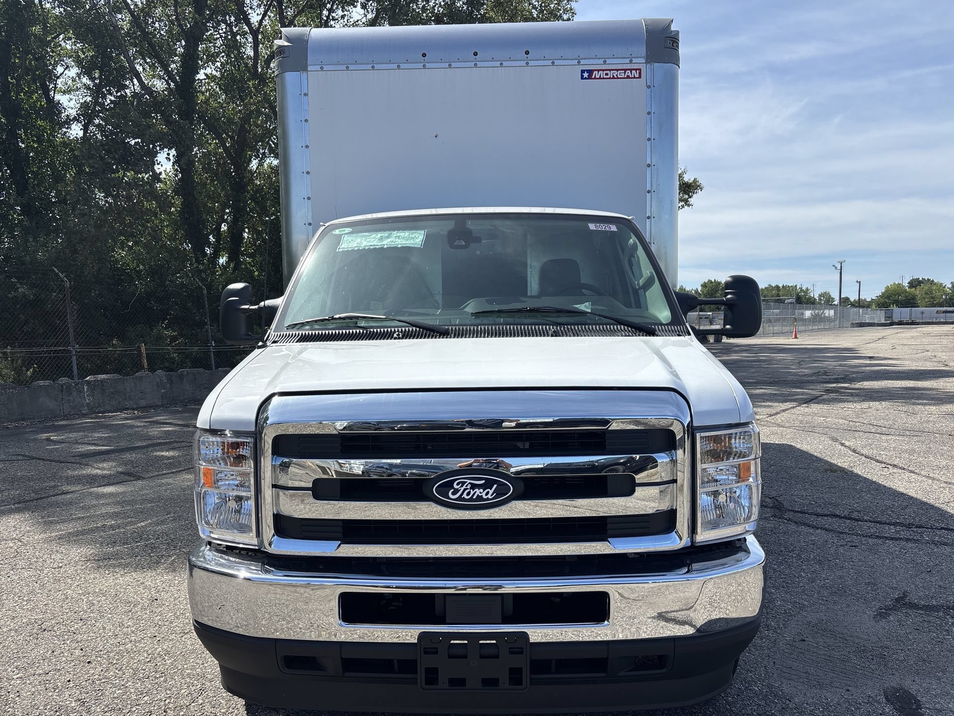 New 2027 Oxford White Ford E-450 DRW image 21