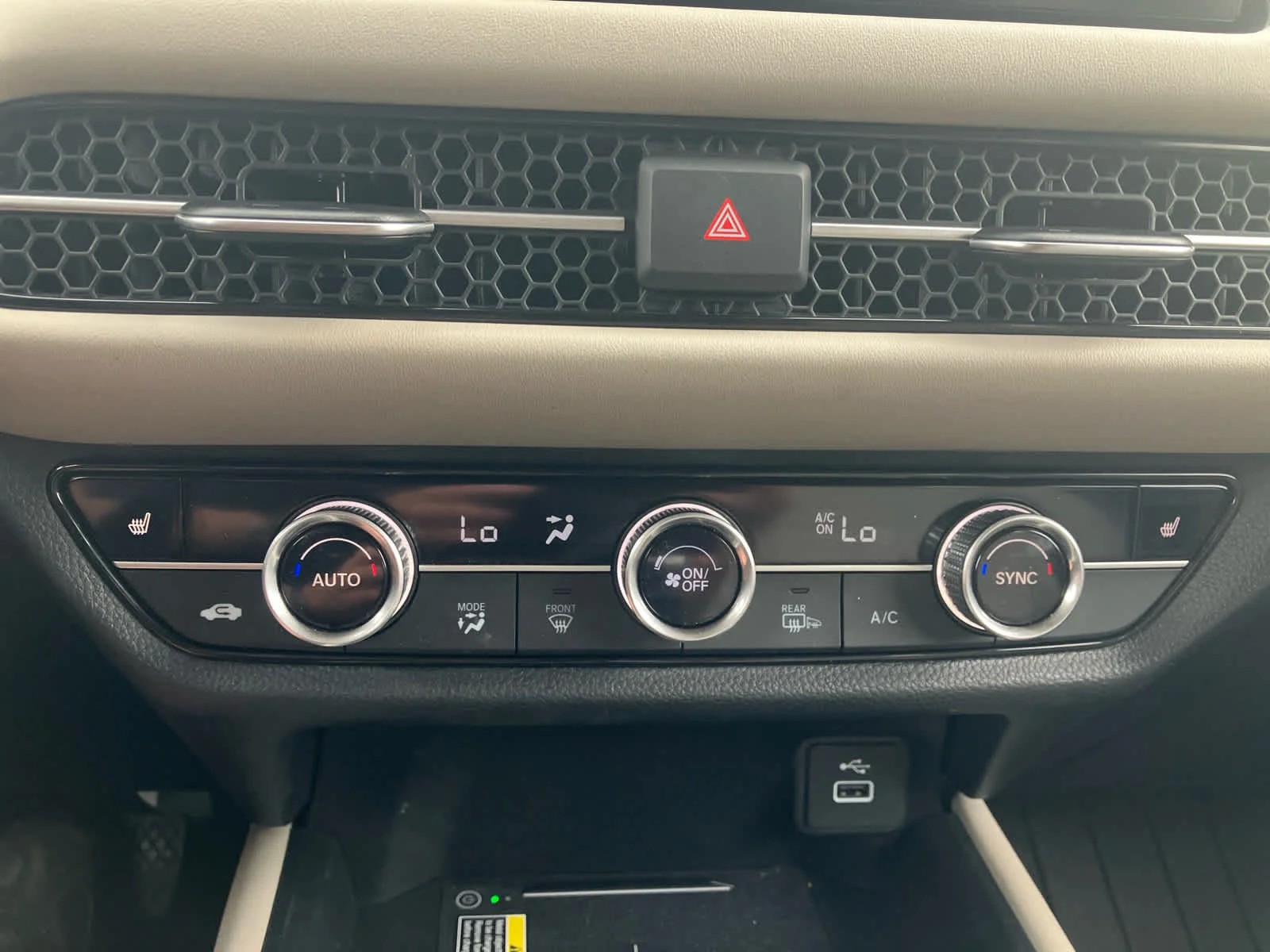 Used 2024 Platinum White Pearl Honda EX-L image 24