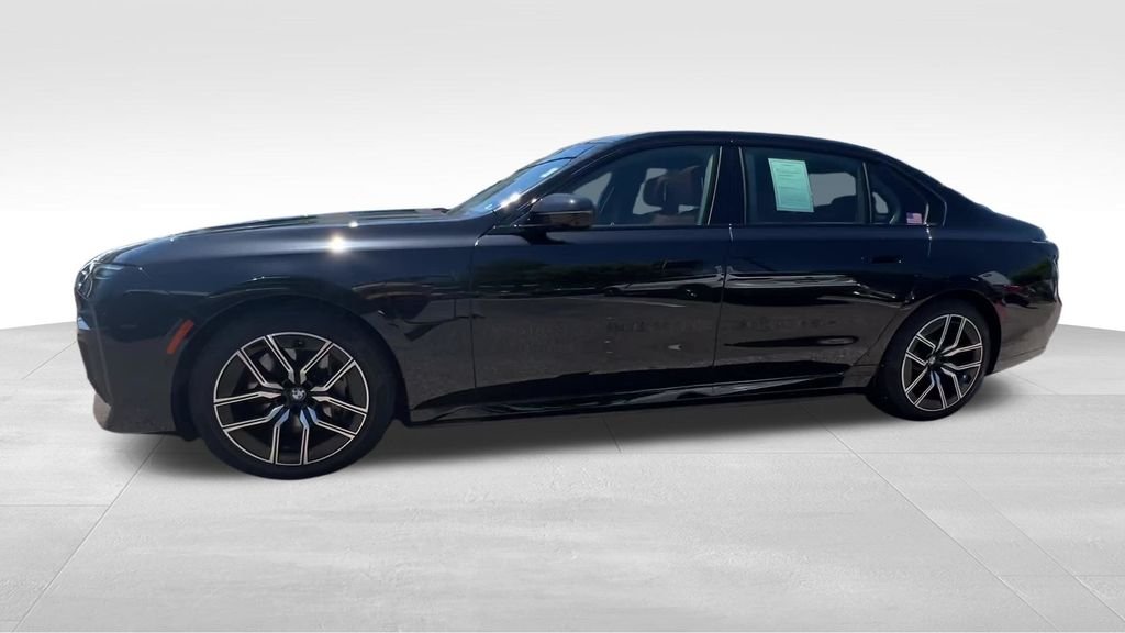 2025 BMW 7 Series 750e - Photo 14