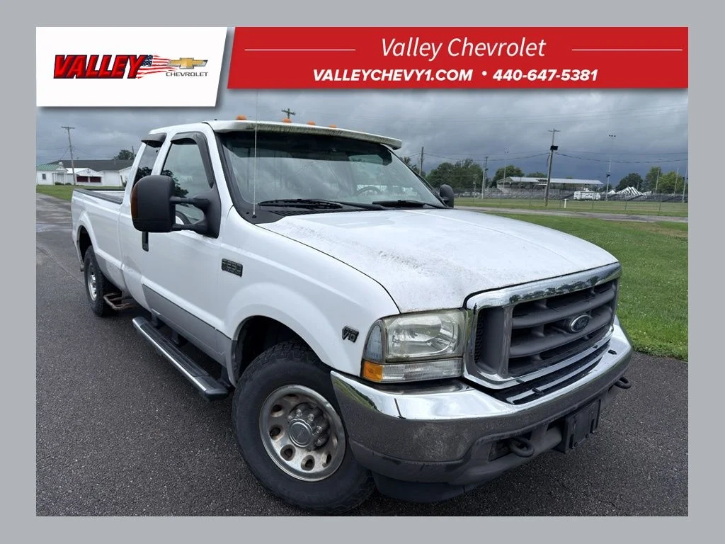 Used 2004 White Ford  image 1