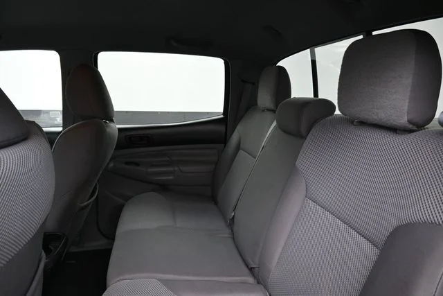 Used 2015 White Toyota Base image 15