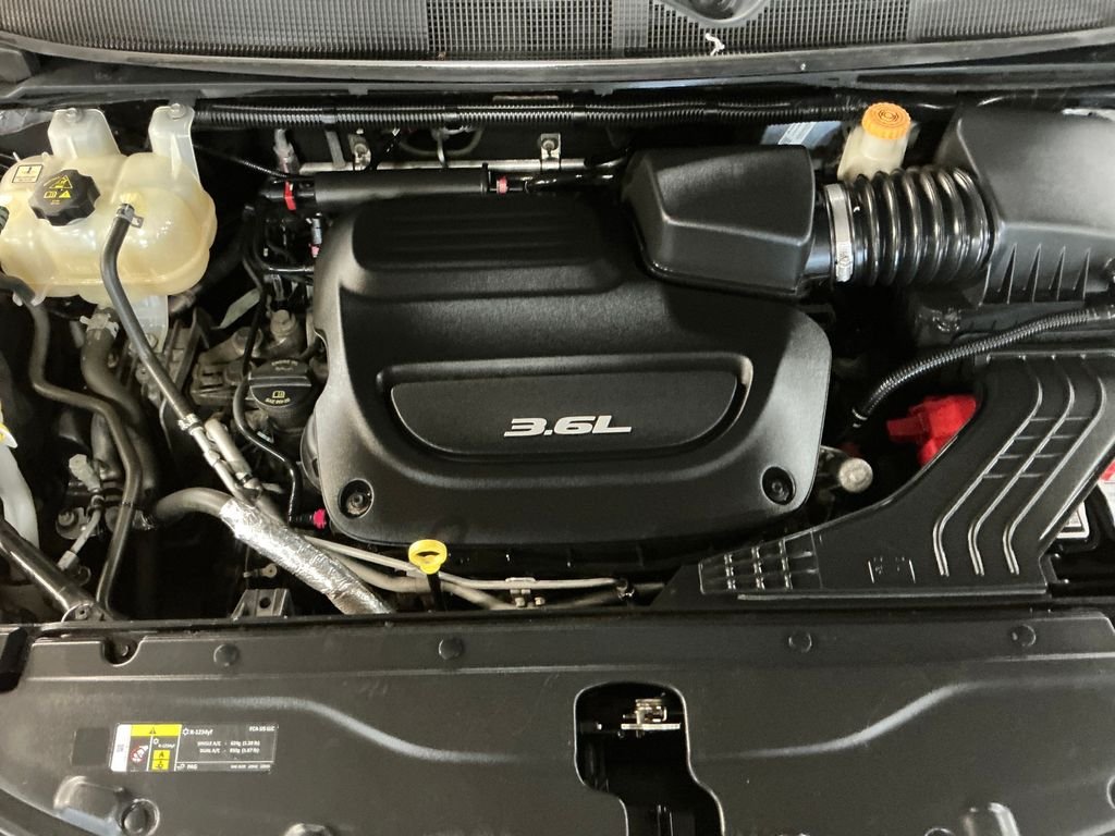 Used 2018 Gray Chrysler Touring Plus image 10