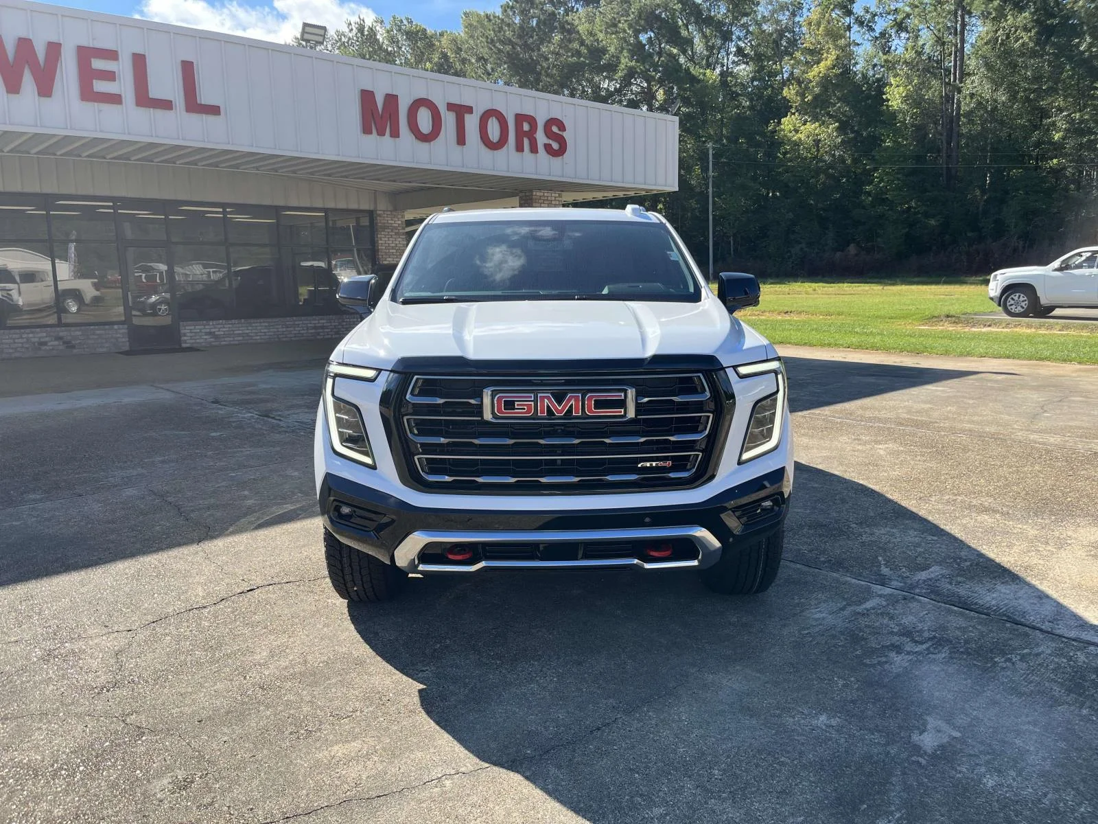 2026 GMC Yukon AT4 - Photo 2