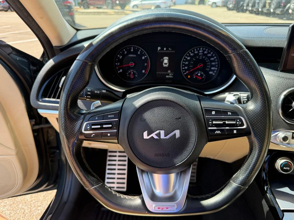 Used 2022 Ascot Green Kia GT1 image 36