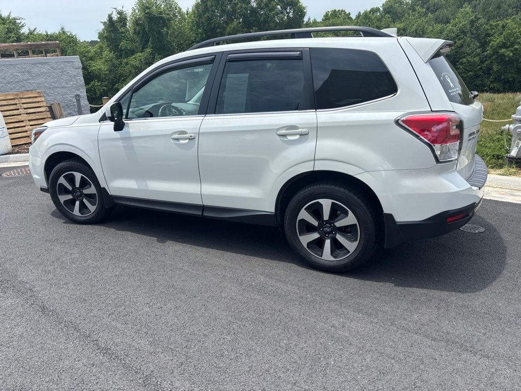 Used 2018 Crystal White Pearl Subaru 2.5i Limited image 6