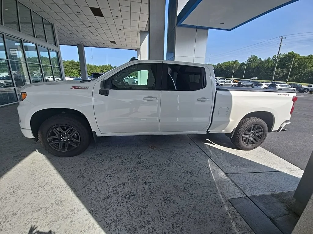 Used 2026 Summit White Chevrolet RST image 1