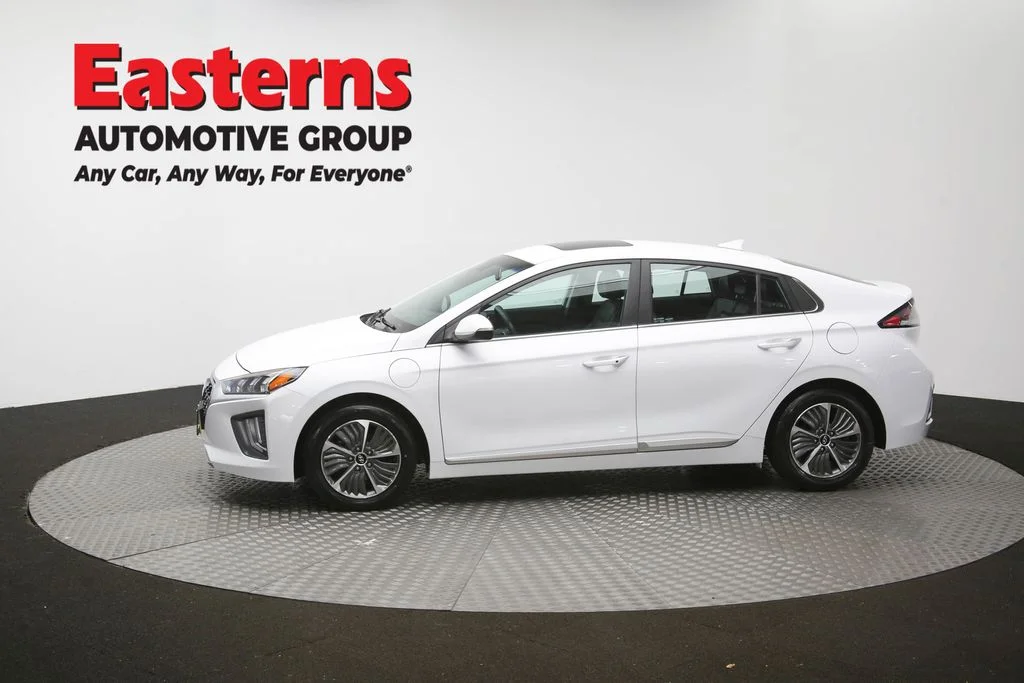 Used 2021 White Hyundai Limited image 64