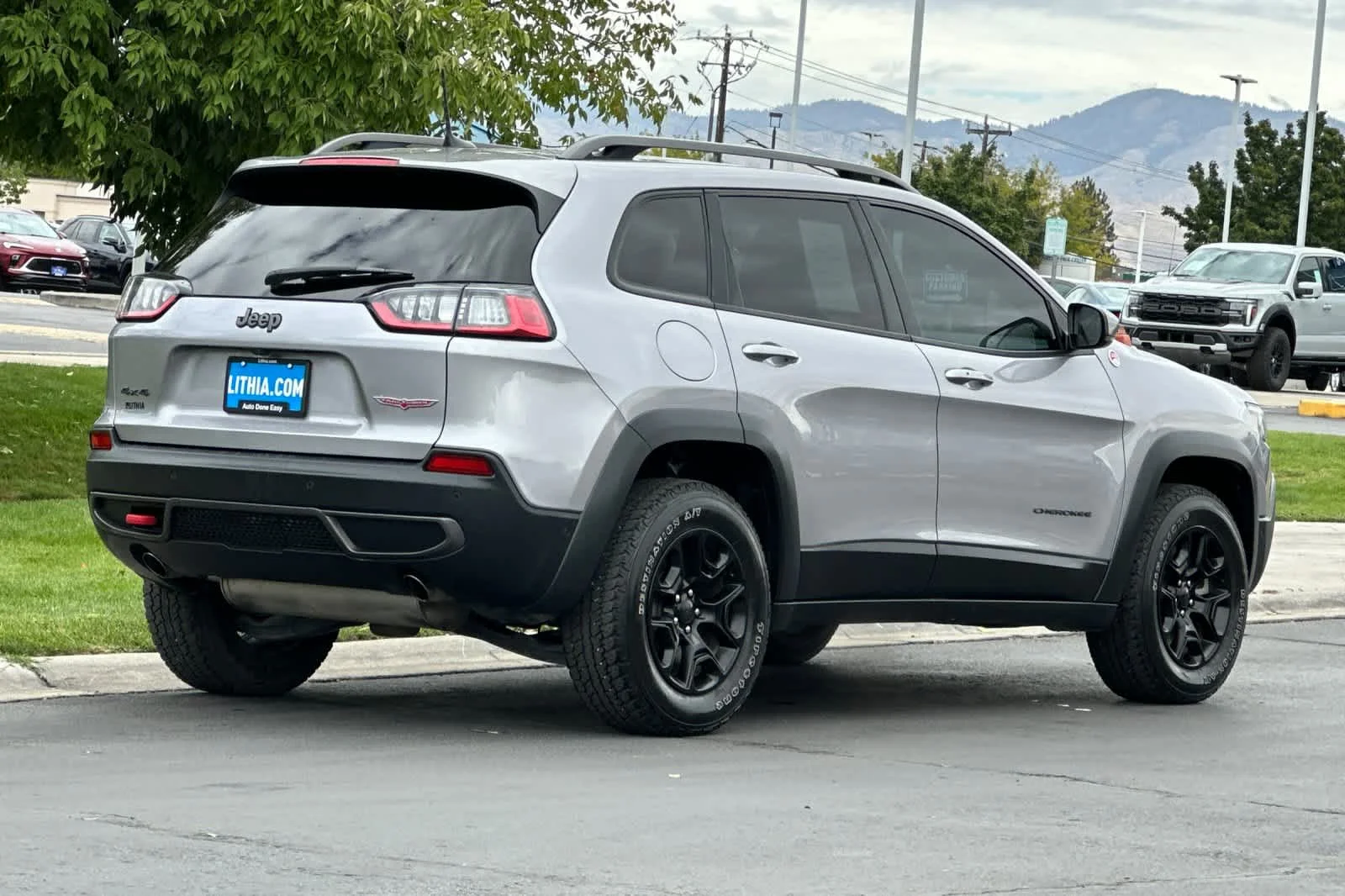 Certified Used 2019 Billet Silver Clearcoat Metallic Jeep Trailhawk Elite image 2
