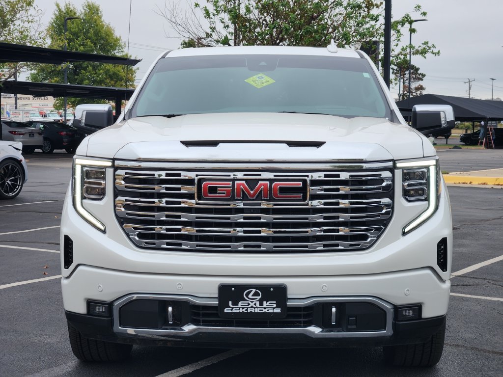 Used 2025 White GMC Denali image 2