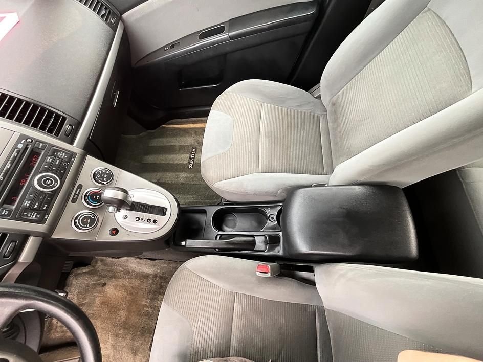 Used 2012 Silver Nissan 2.0 S image 5