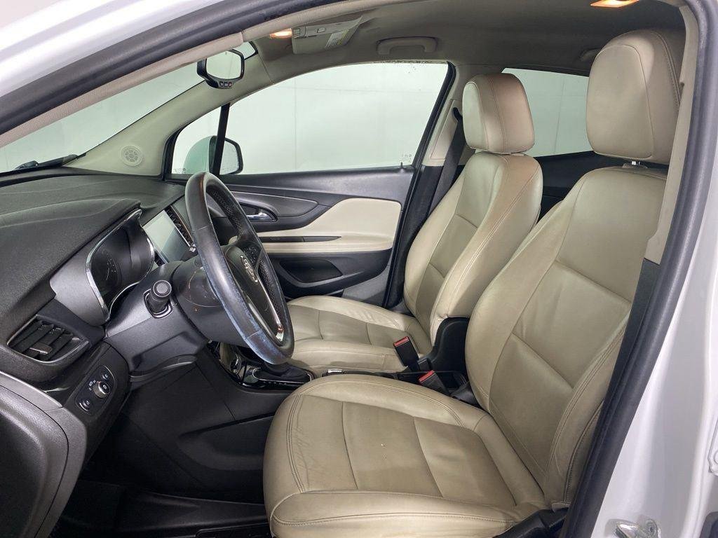 Used 2017 Summit White Buick Essence image 10