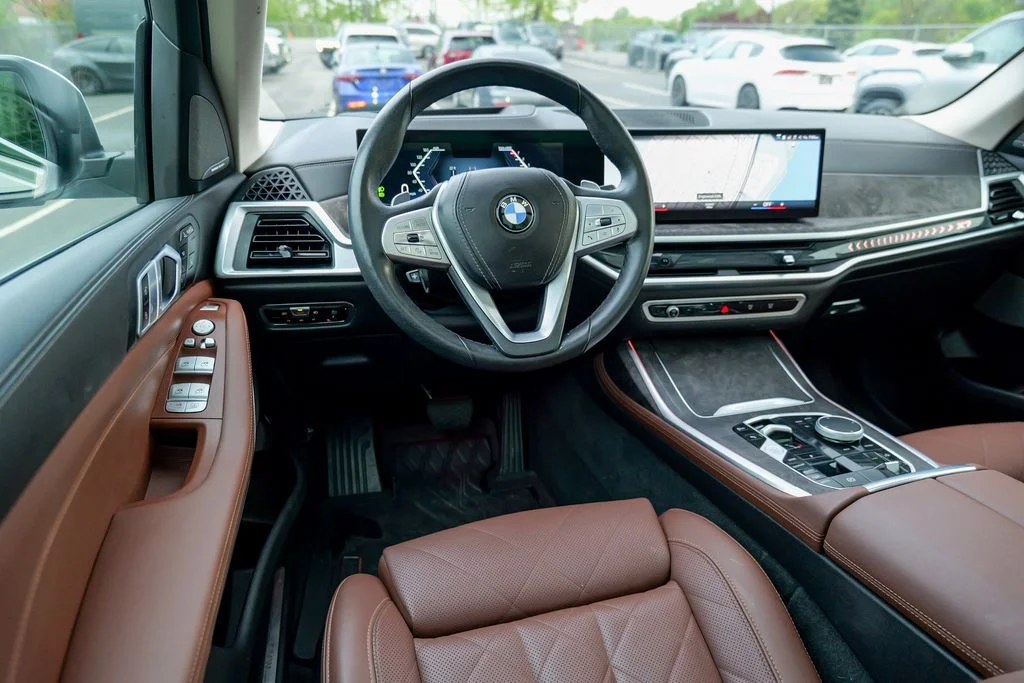 Used 2023 Mineral White Metallic BMW xDrive40i image 43