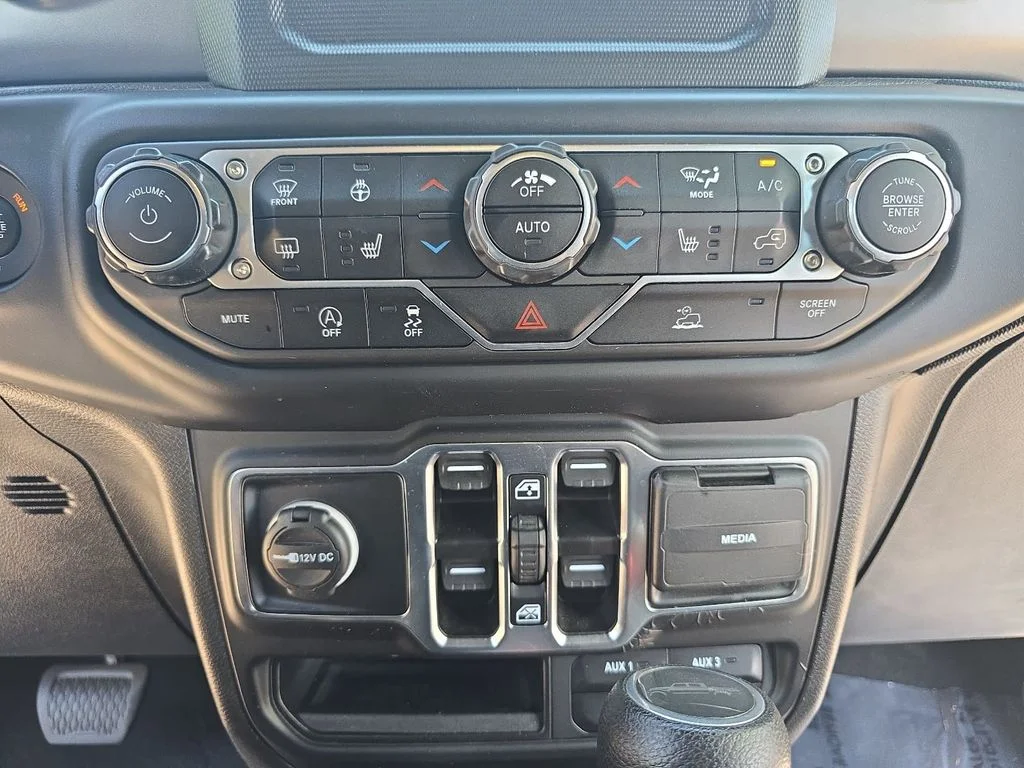 Used 2023 Green Jeep Willys image 20