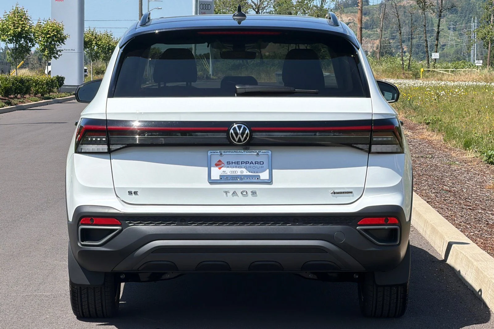 New 2026 White Volkswagen 1.5T SE Black image 4